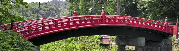 ponte rosso tagliato